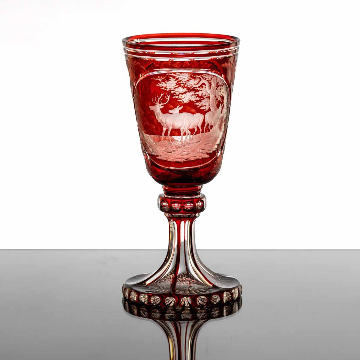 Pohár s loveckým motivem