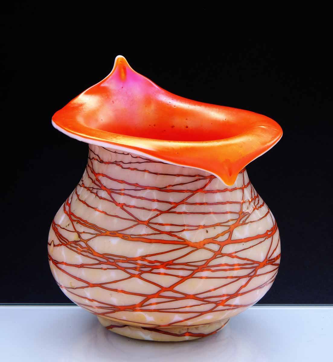 Secesní váza - Kralik